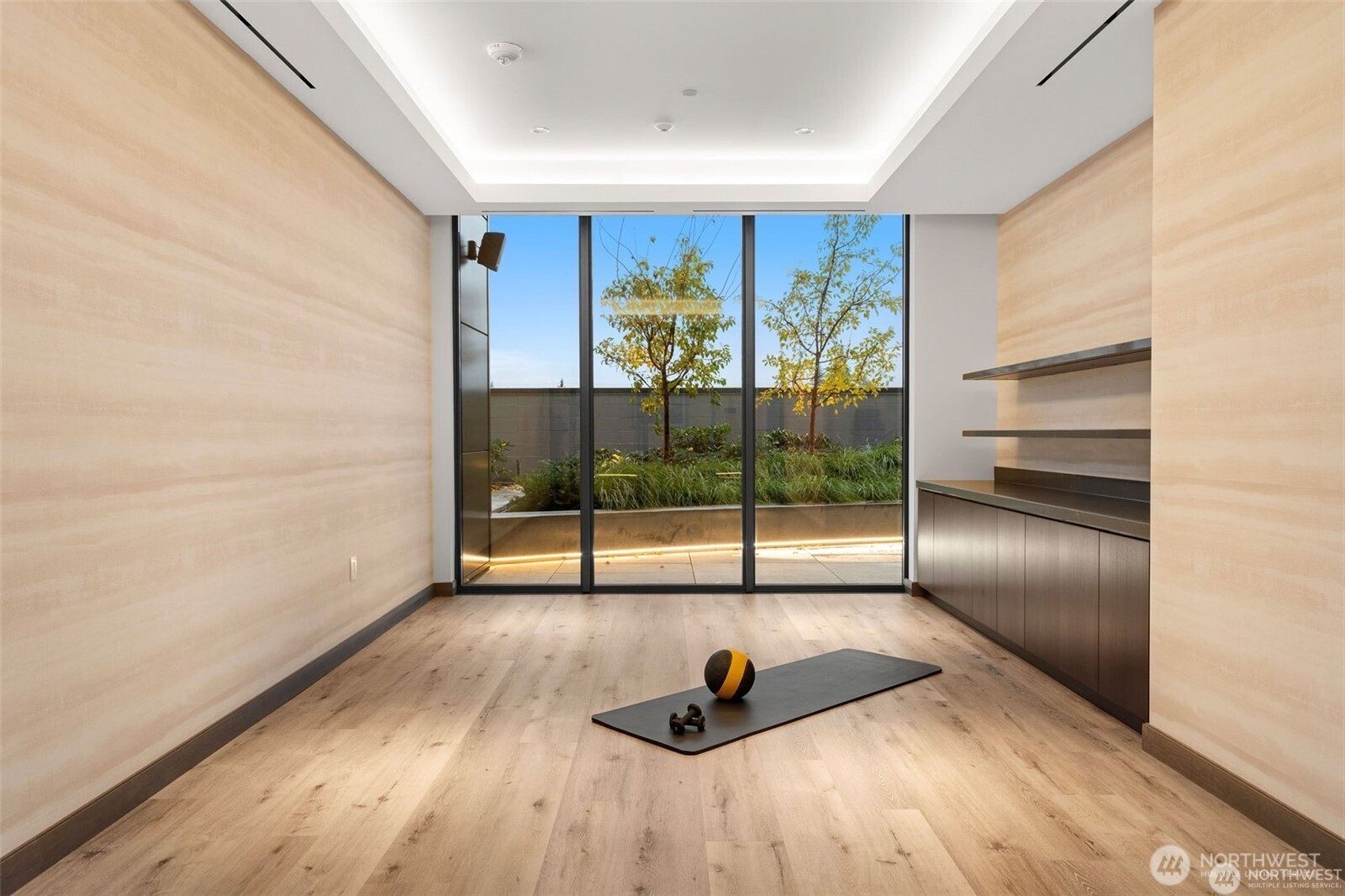 889 Avenue Square NE #607, Bellevue, WA 98004