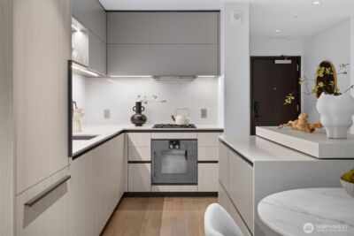 889 Avenue Square NE #607, Bellevue, WA 98004 - Photo 4