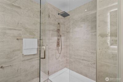 889 Avenue Square NE #607, Bellevue, WA 98004 - Photo 9