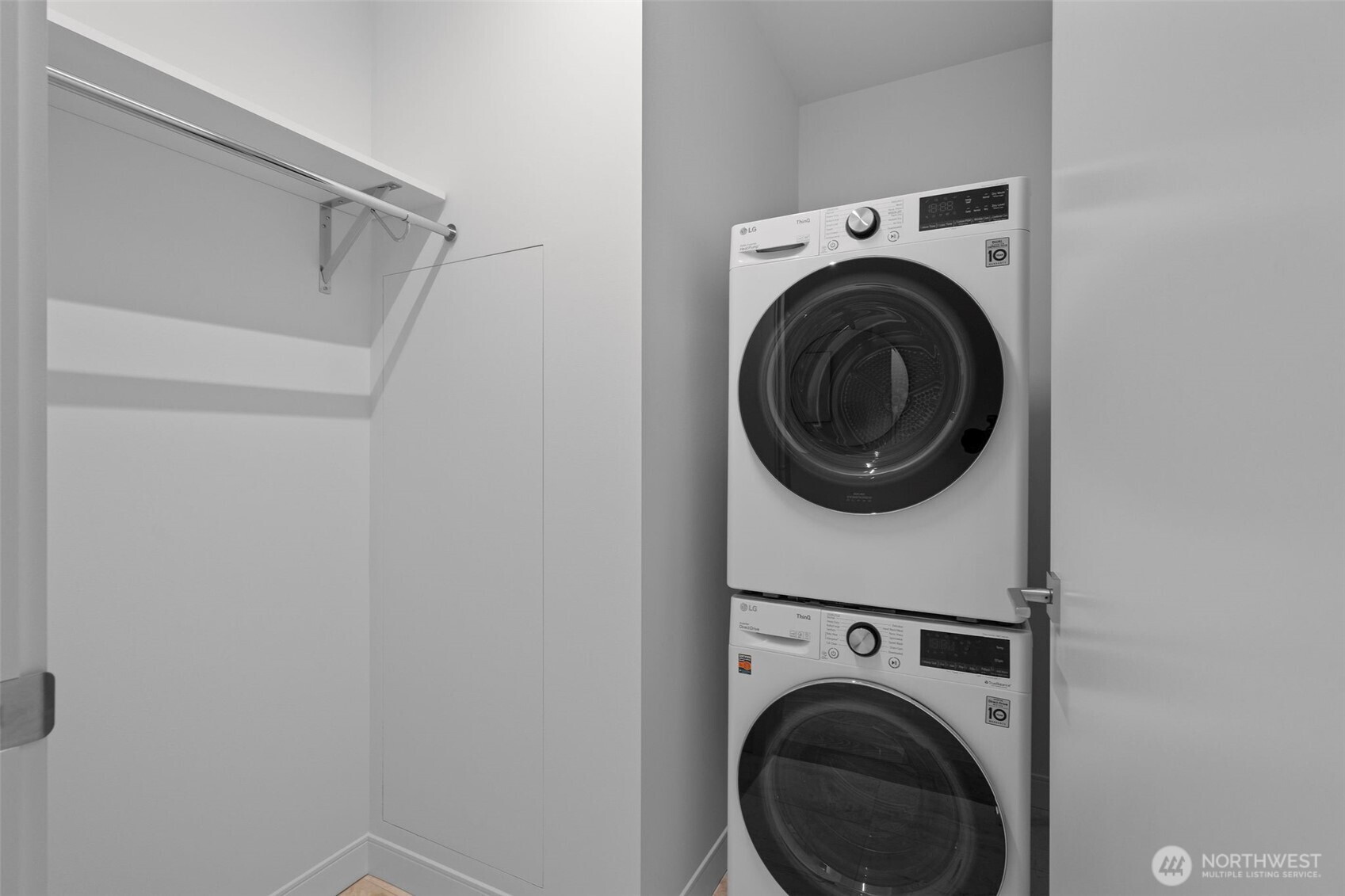 889 Avenue Square NE #607, Bellevue, WA 98004