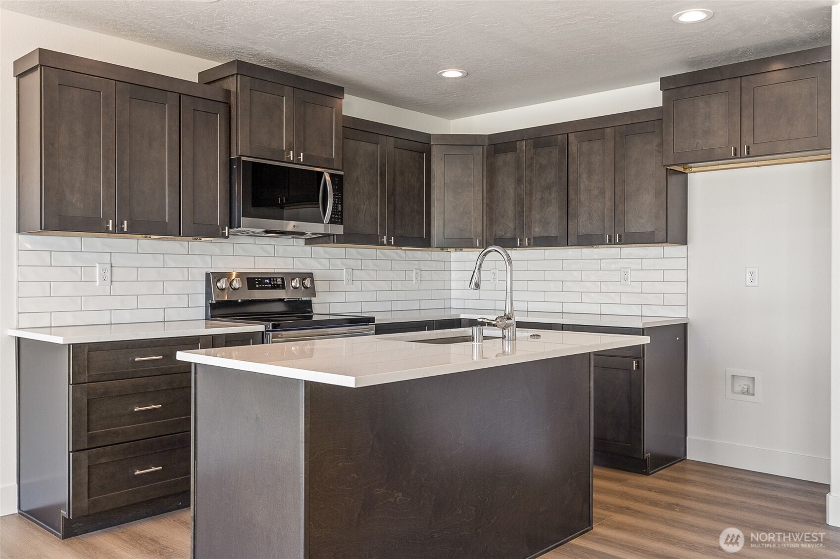 312 N Montana Street , Moses Lake, WA 98837