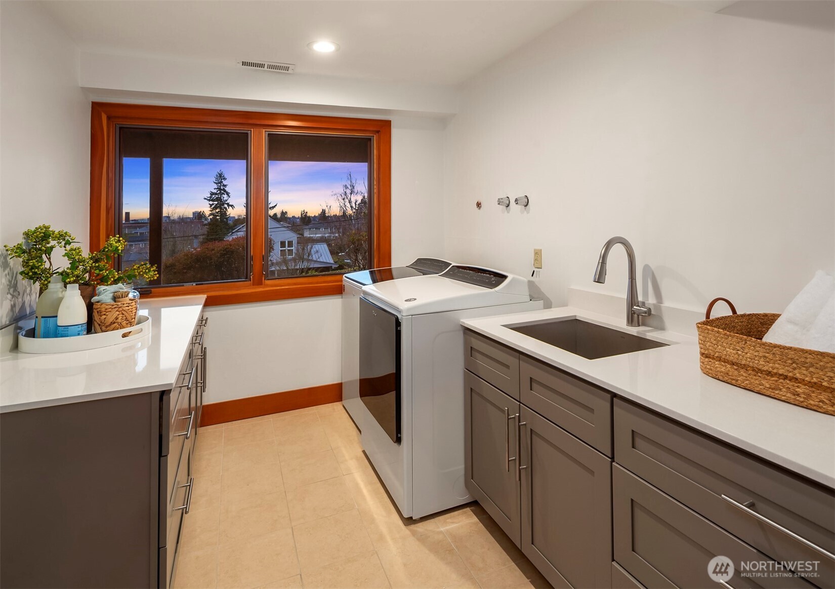 4544 49th Avenue NE, Seattle, WA 98105