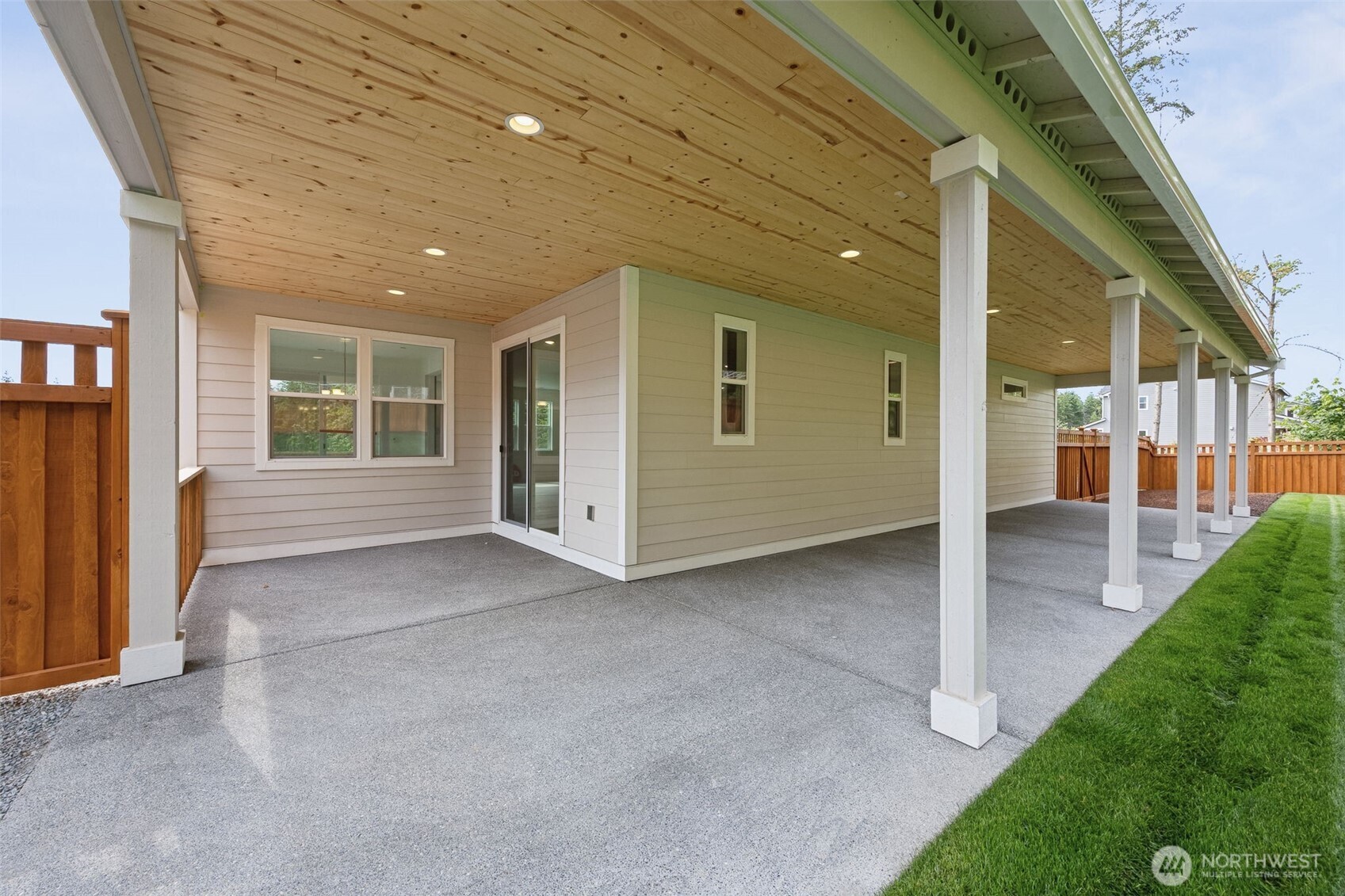 15410 210th Avenue E #316, Bonney Lake, WA 98391