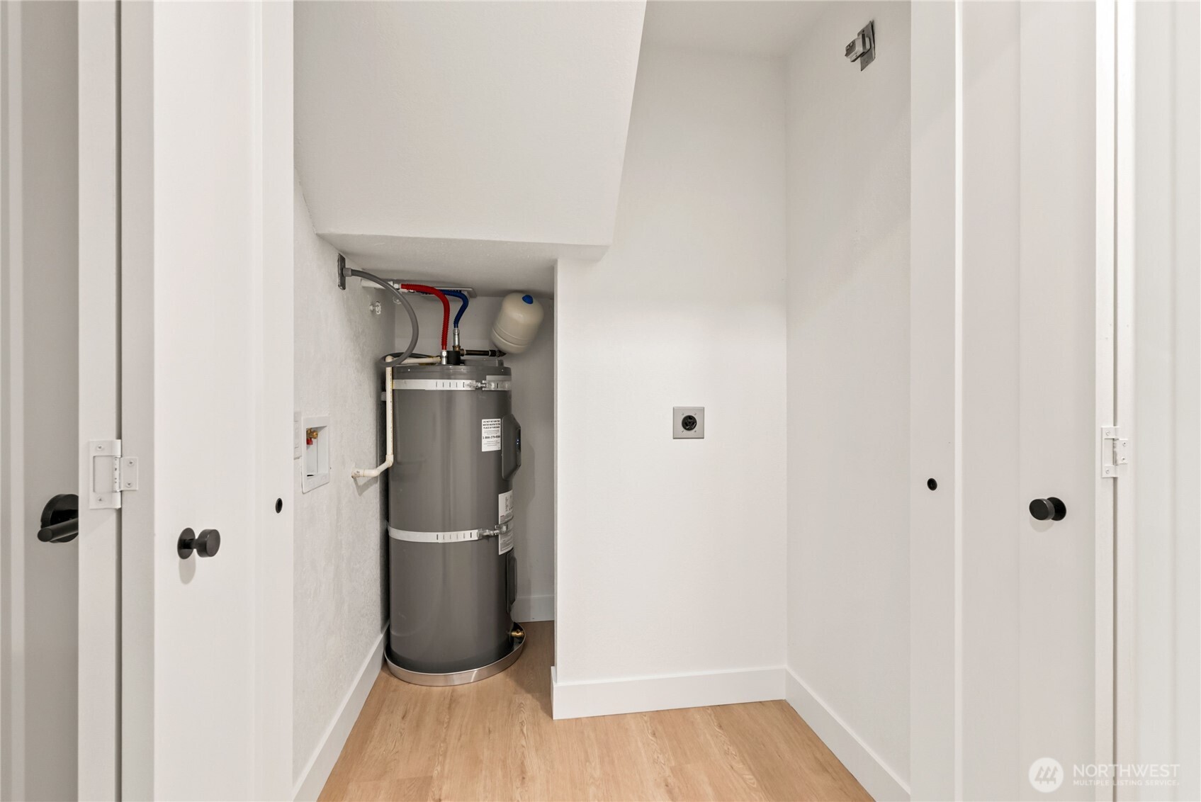 14640 NE 80th Place #32-C, Redmond, WA 98052