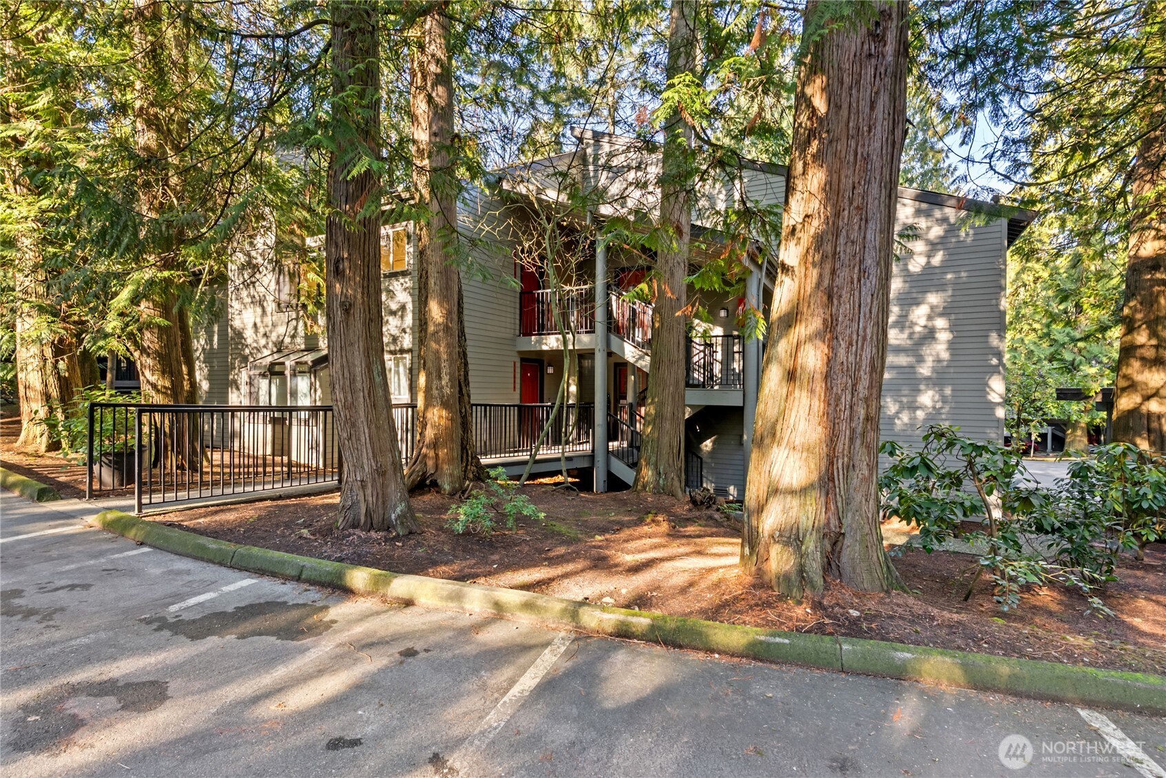 14640 NE 80th Place #32-C, Redmond, WA 98052