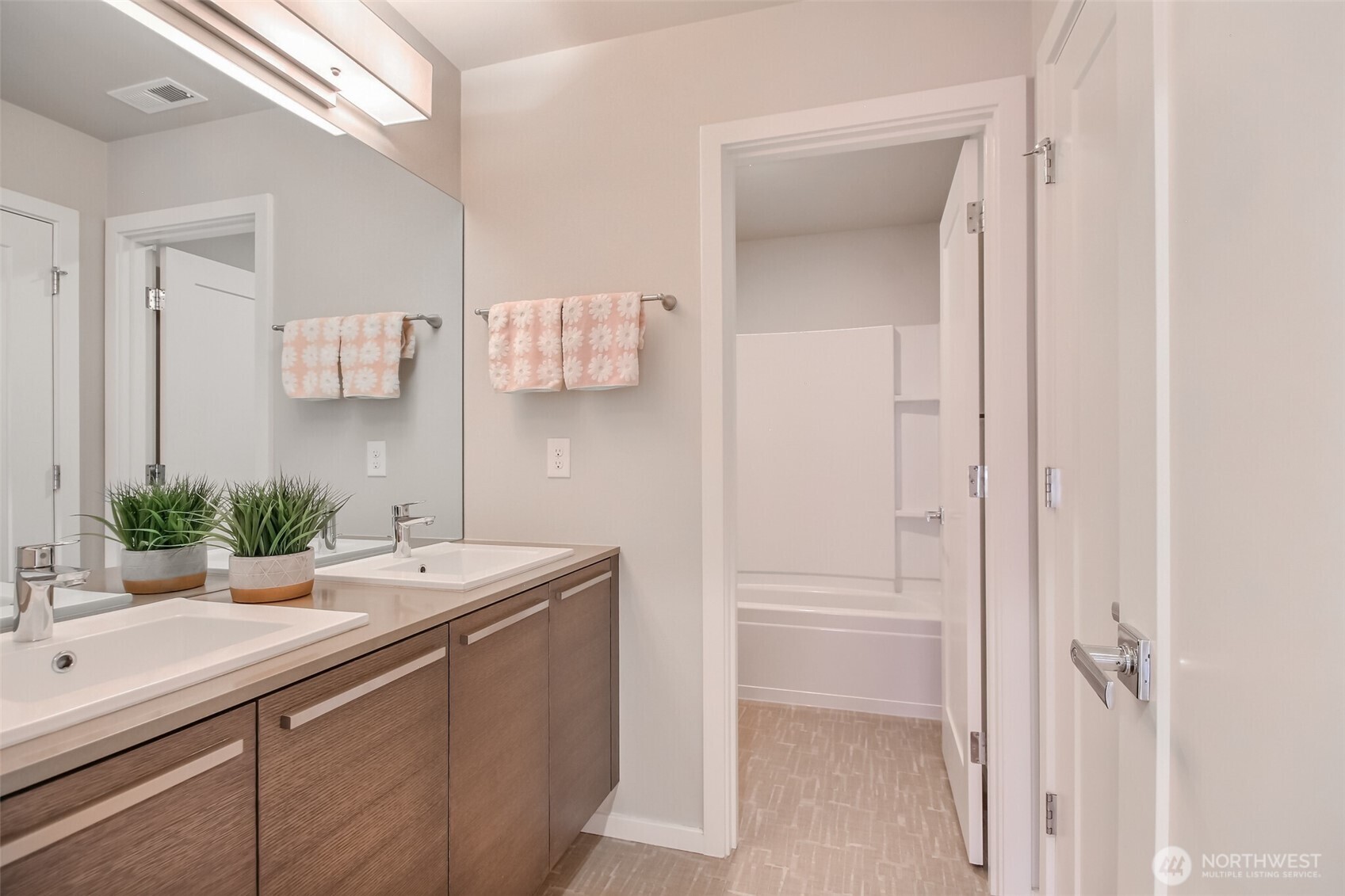 5860 S 326th Court , Auburn, WA 98001