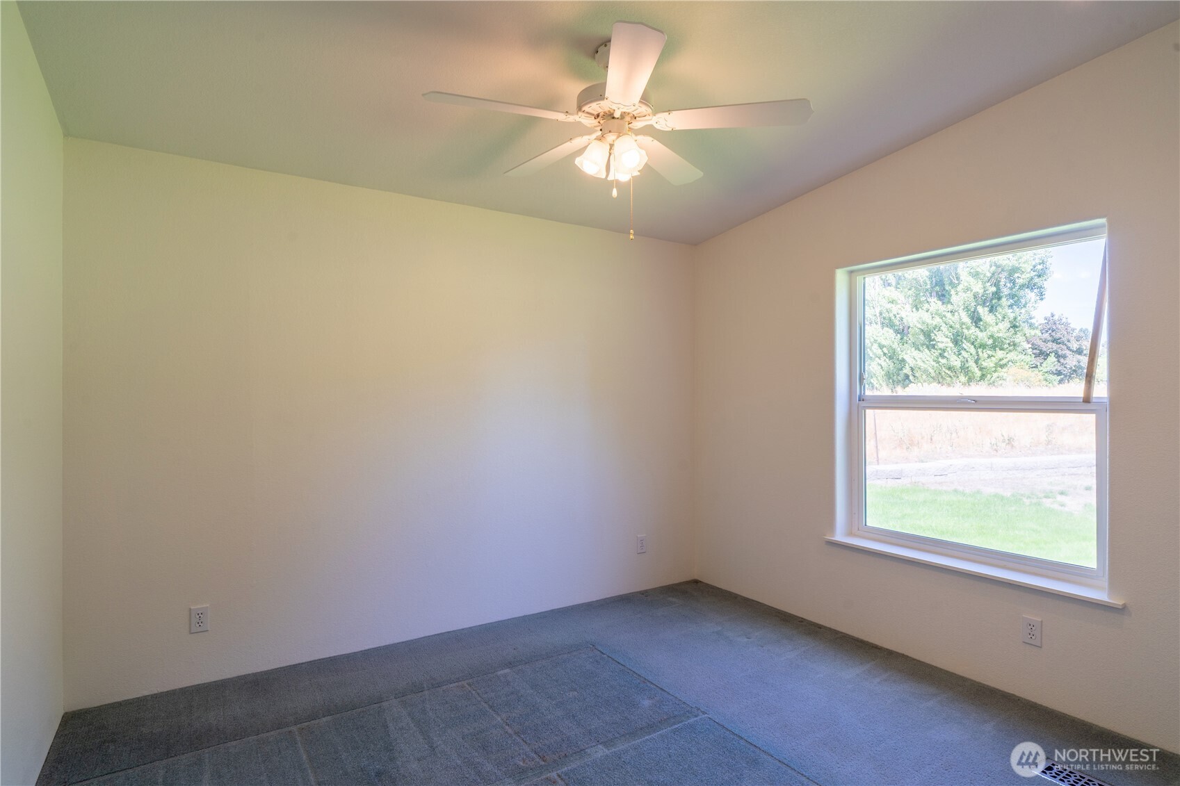 10624 Handicap Drive SE, Warden, WA 98857