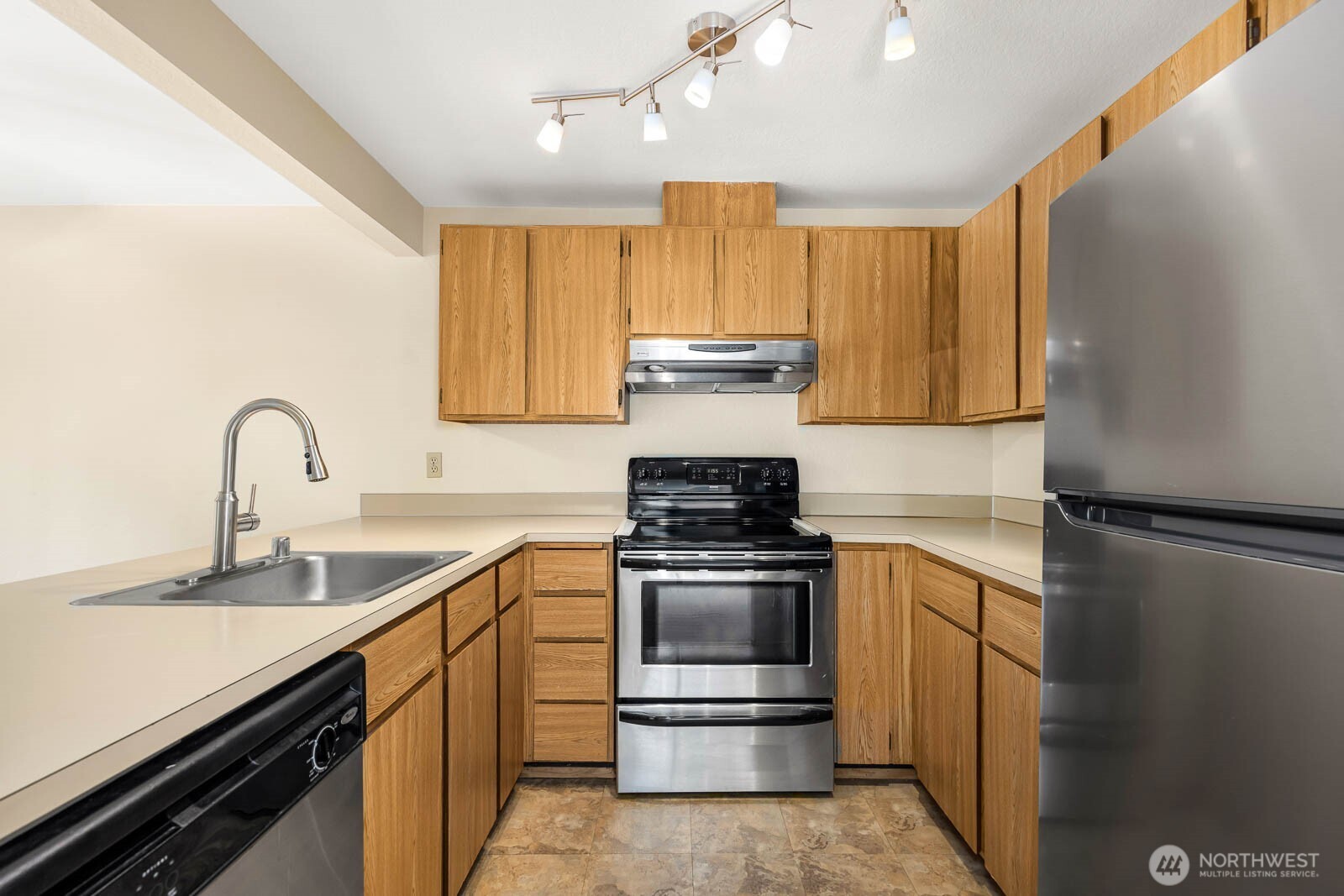 17425 119th Lane SE #D30, Renton, WA 98058