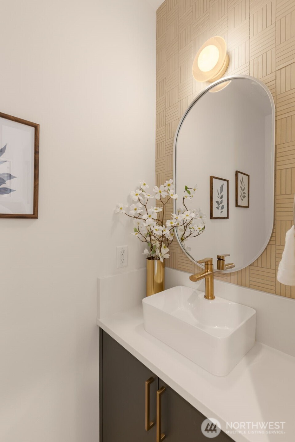 5203 Sand Point Place NE, Seattle, WA 98105