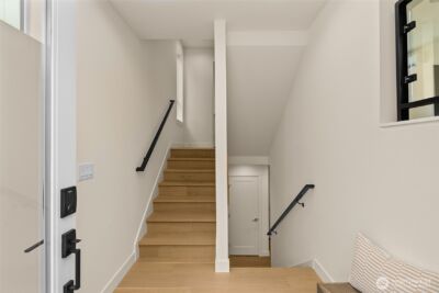 5203 Sand Point Place NE, Seattle, WA 98105 - Photo 3