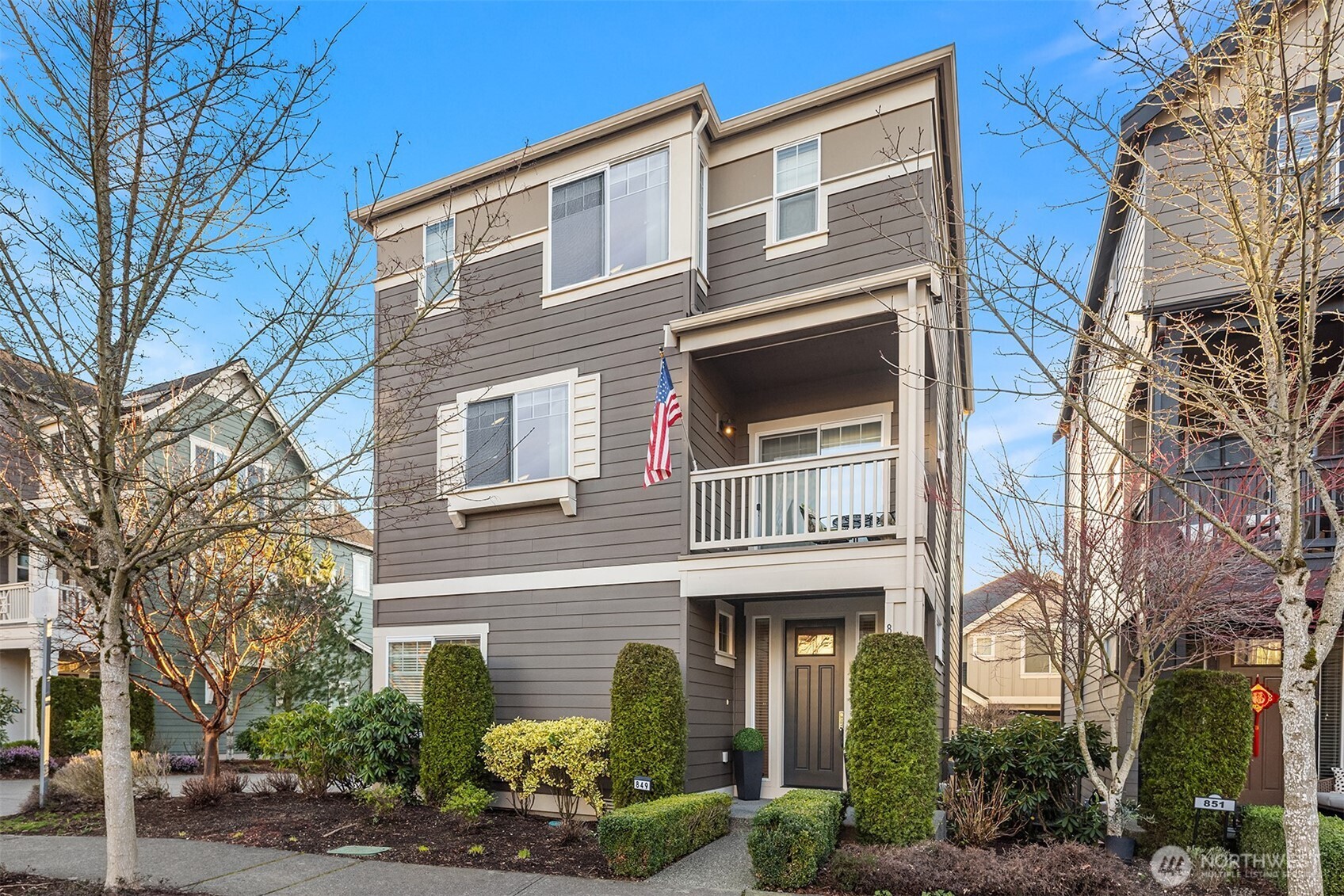 849 Third Avenue NE, Issaquah, WA 98029-5404