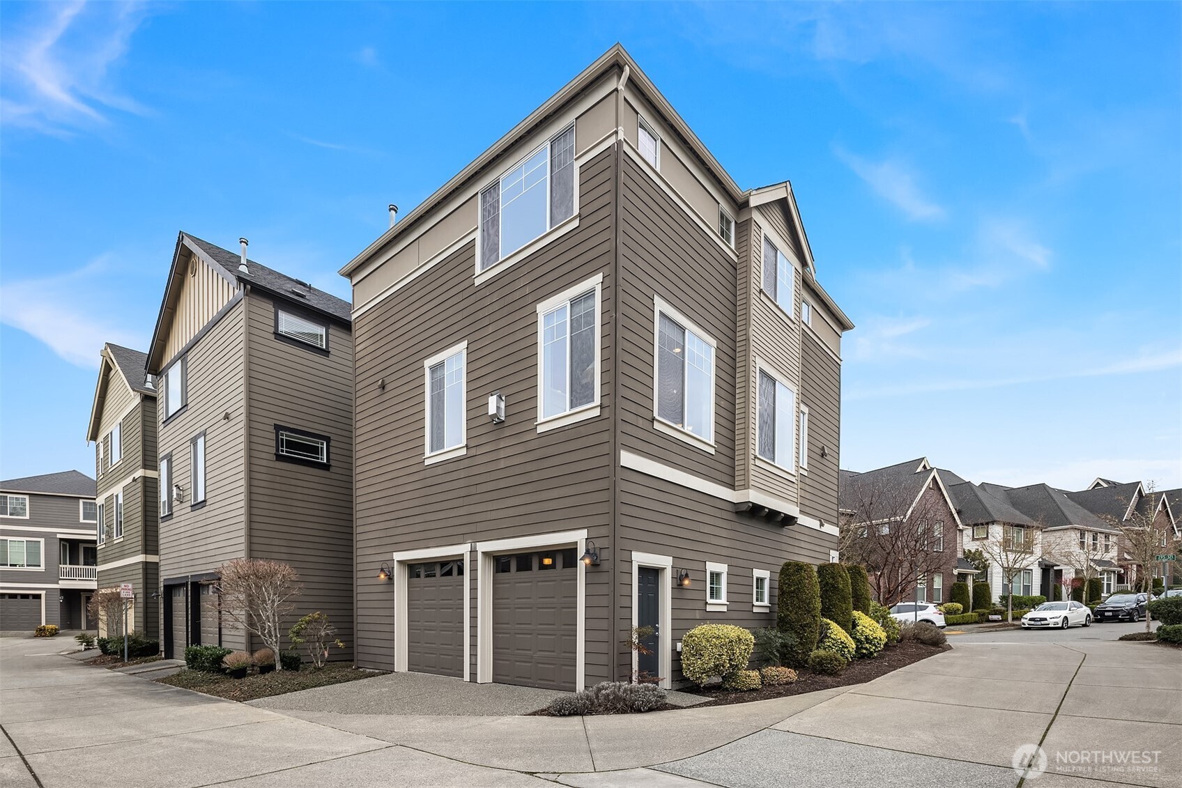849 Third Avenue NE, Issaquah, WA 98029-5404
