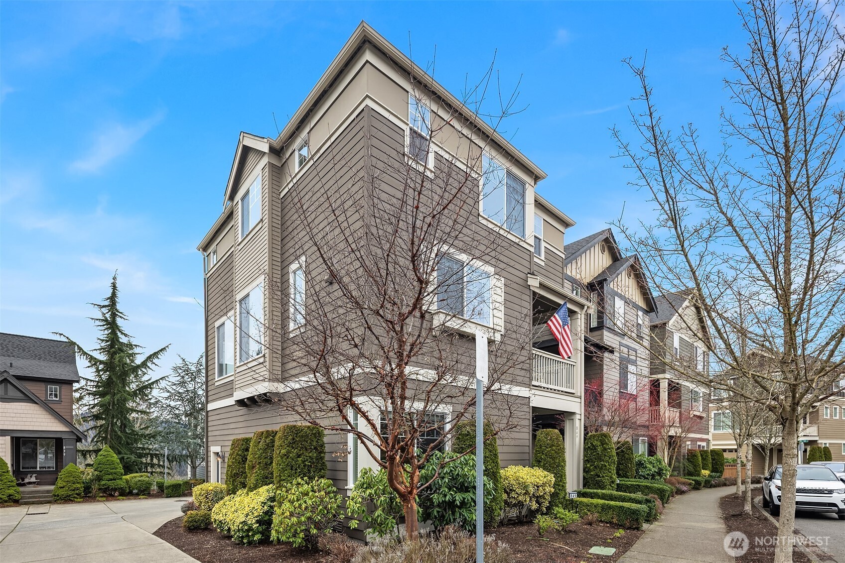 849 Third Avenue NE, Issaquah, WA 98029-5404