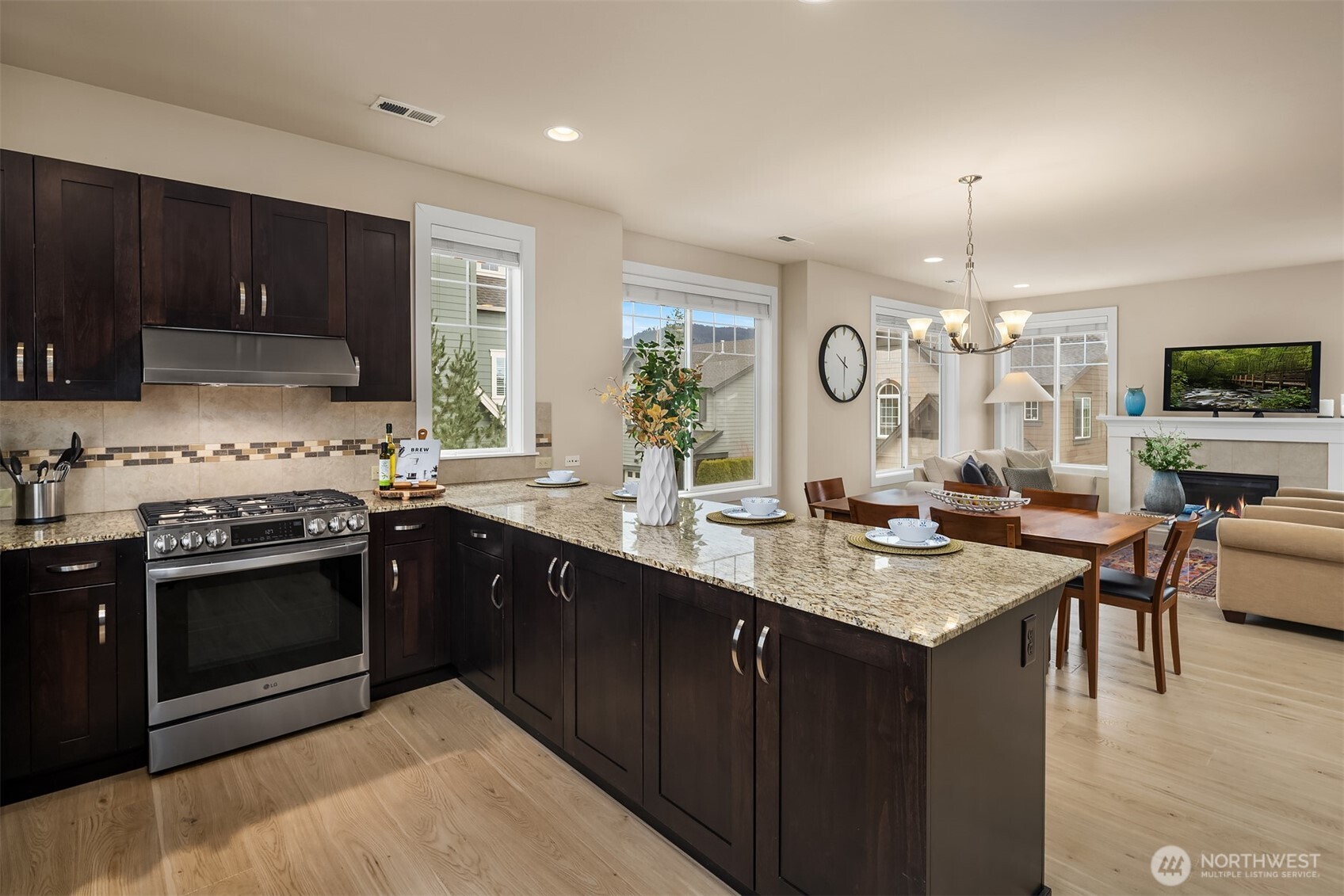 849 Third Avenue NE, Issaquah, WA 98029-5404