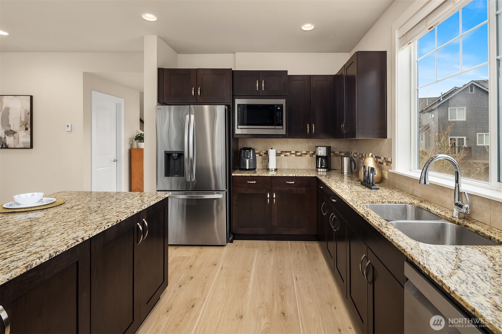 849 Third Avenue NE, Issaquah, WA 98029-5404