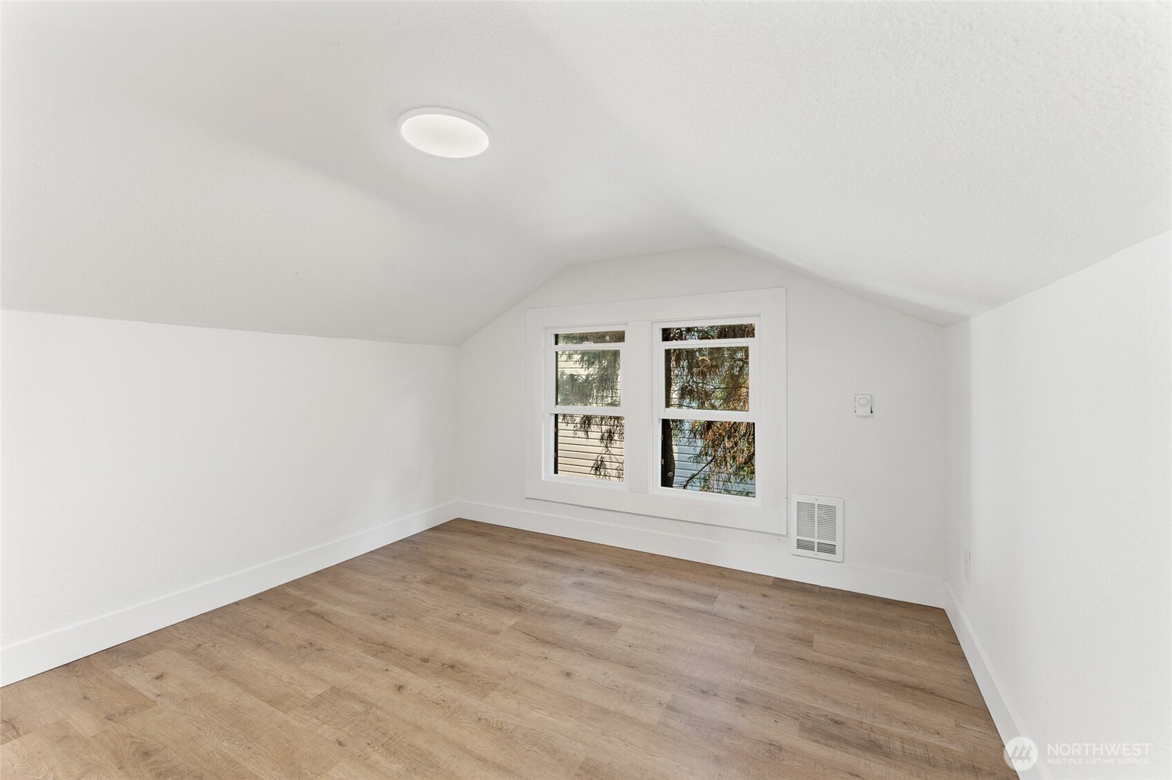 5154 S Creston Street , Seattle, WA 98178-2110