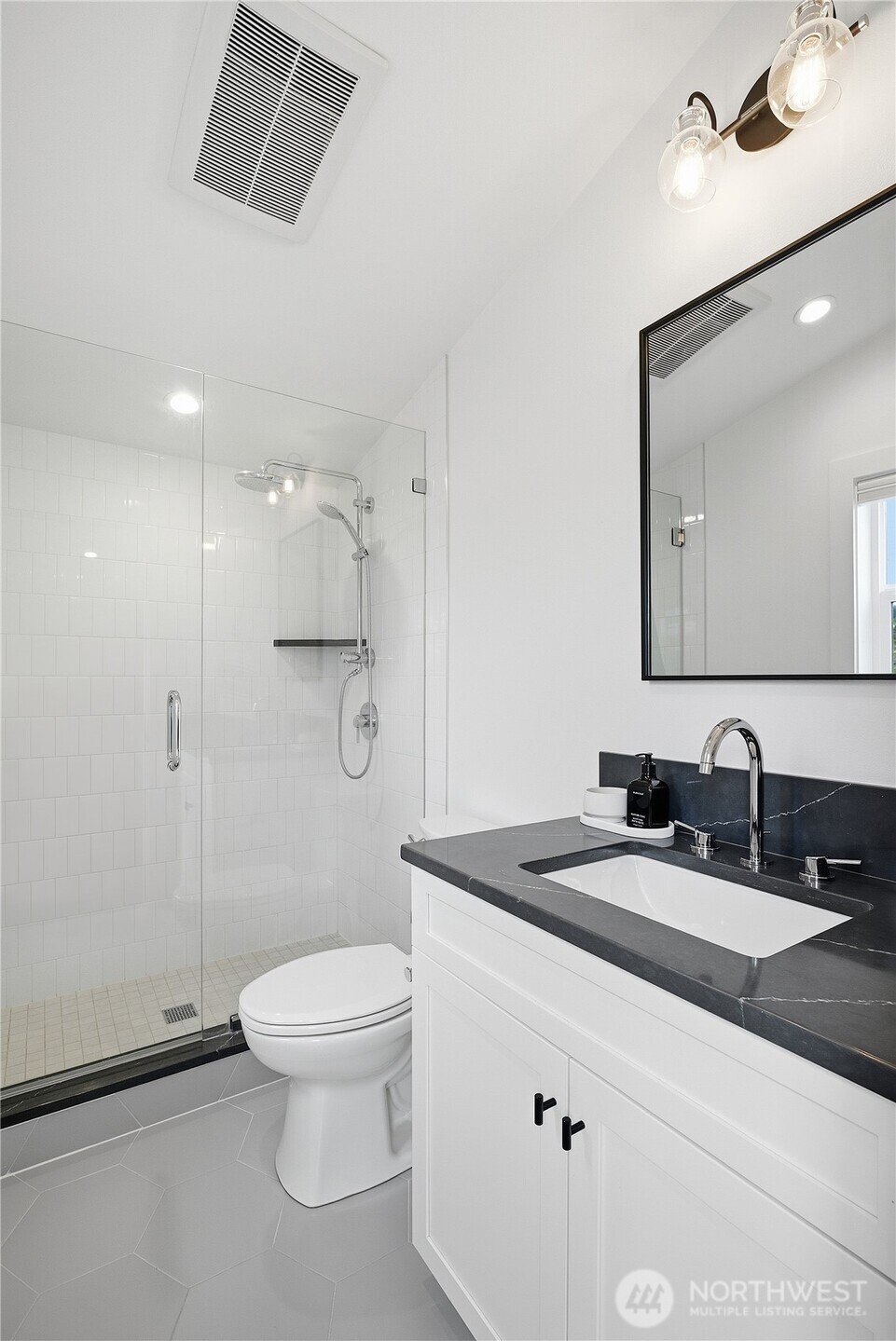 3112 W Raye Street , Seattle, WA 98199