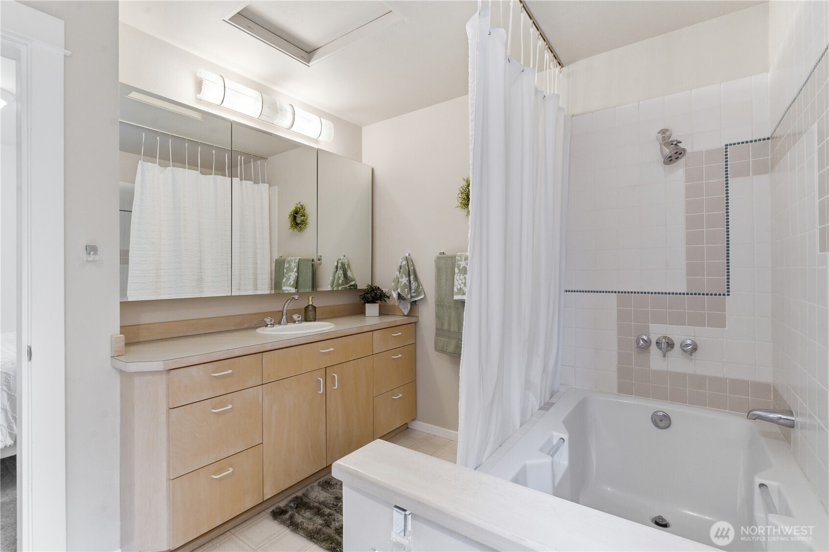 610 Tala Shore Drive , Port Ludlow, WA 98365