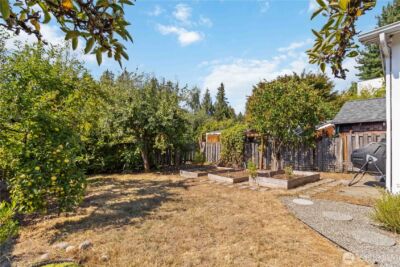 10523 Evanston Avenue N, Seattle, WA 98133 - Photo 18