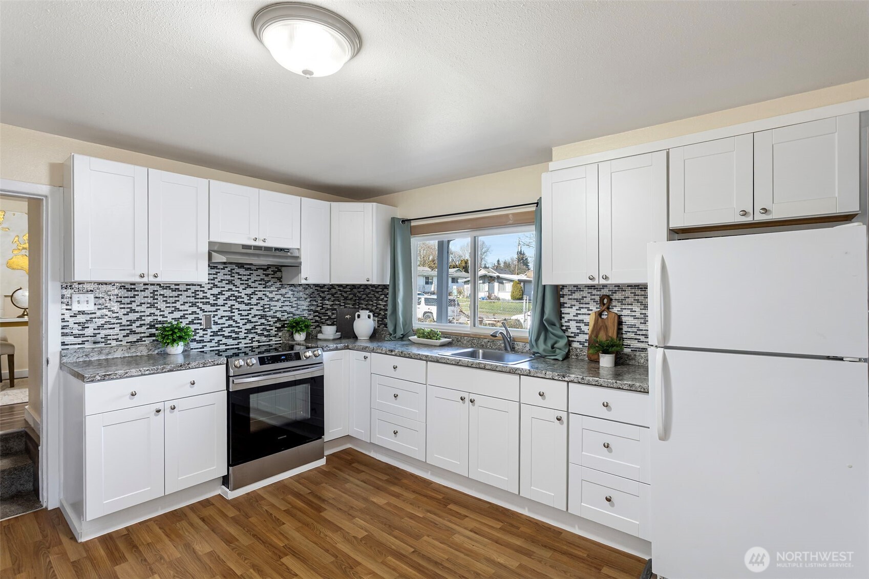 1428 E 32nd Street , Tacoma, WA 98404