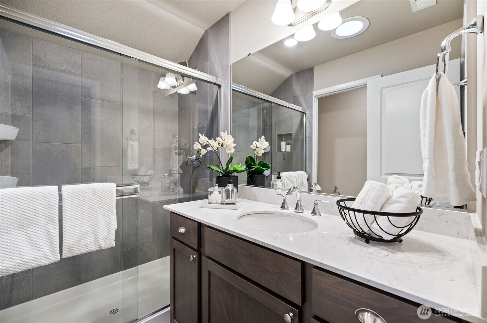 3221 SW Holly Street , Seattle, WA 98126