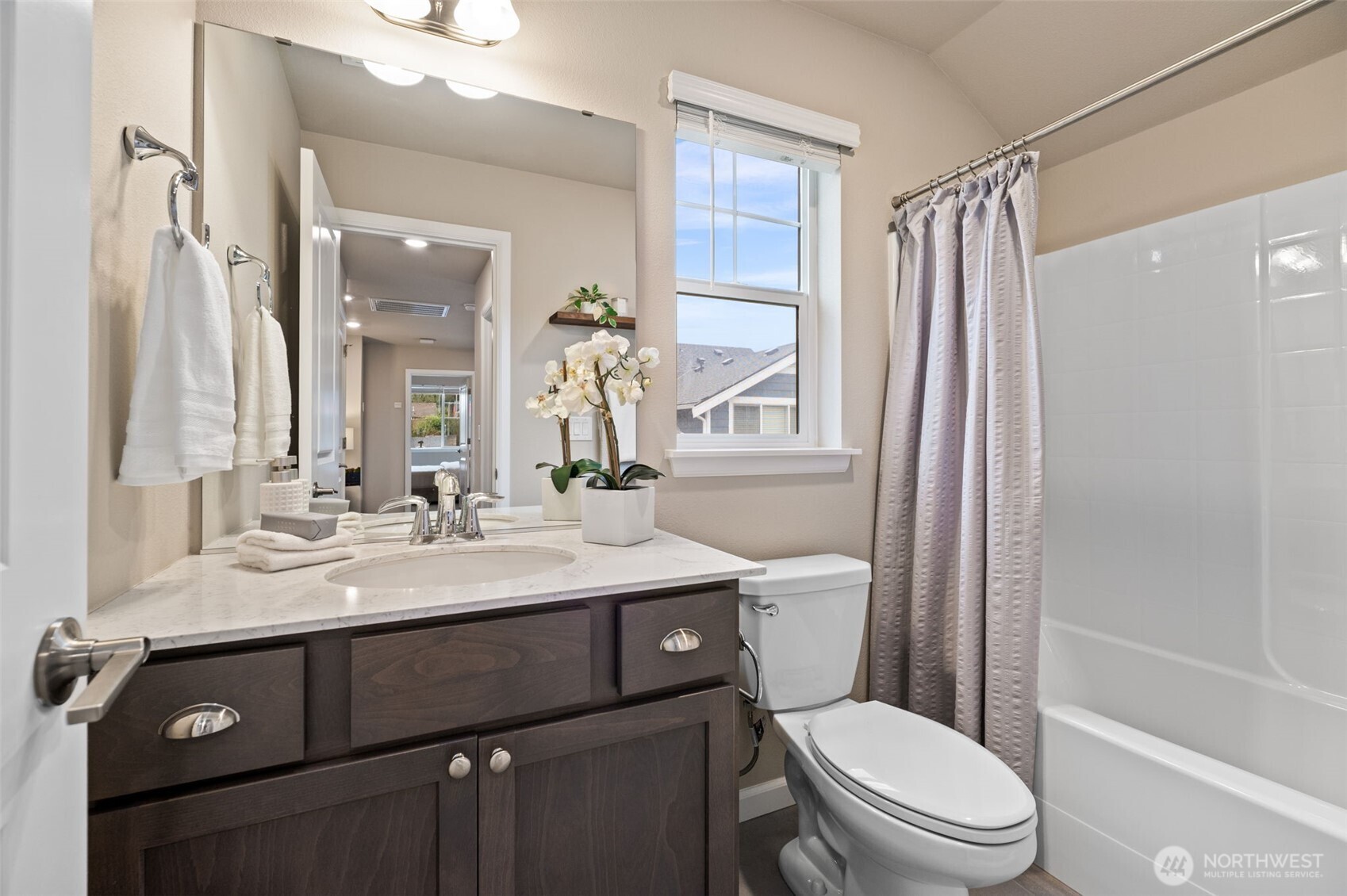 3221 SW Holly Street , Seattle, WA 98126