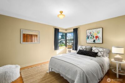 909 N 75th Street , Seattle, WA 98103 - Photo 17