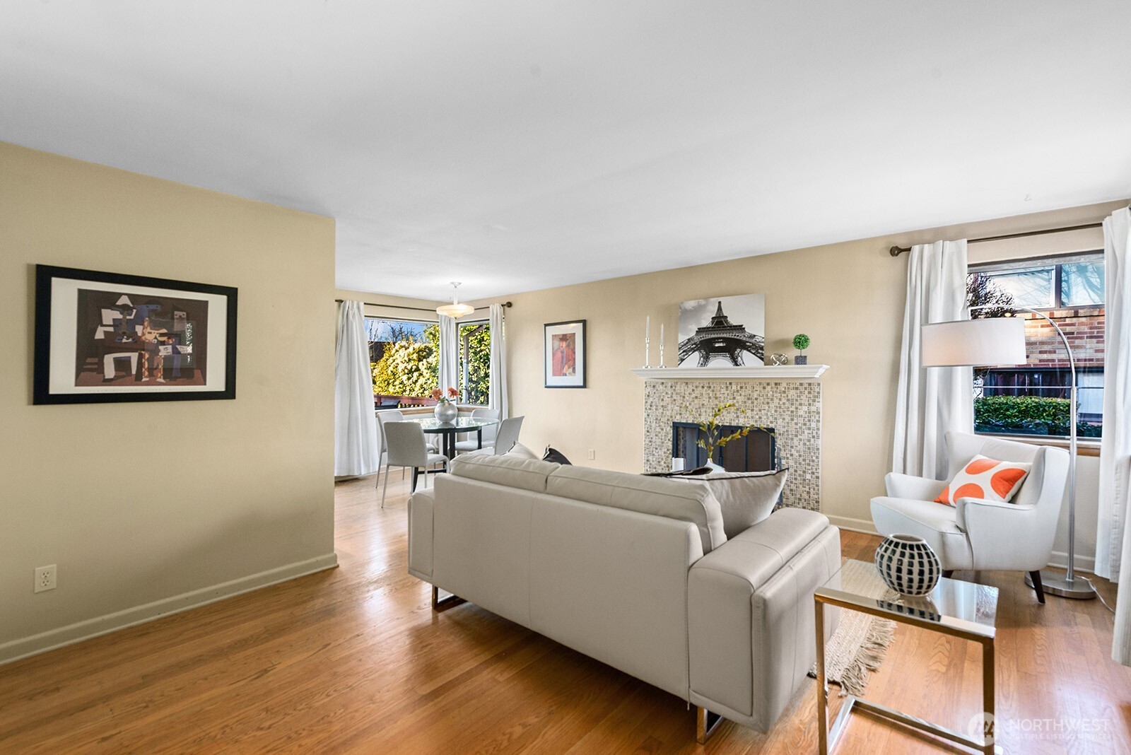 909 N 75th Street , Seattle, WA 98103