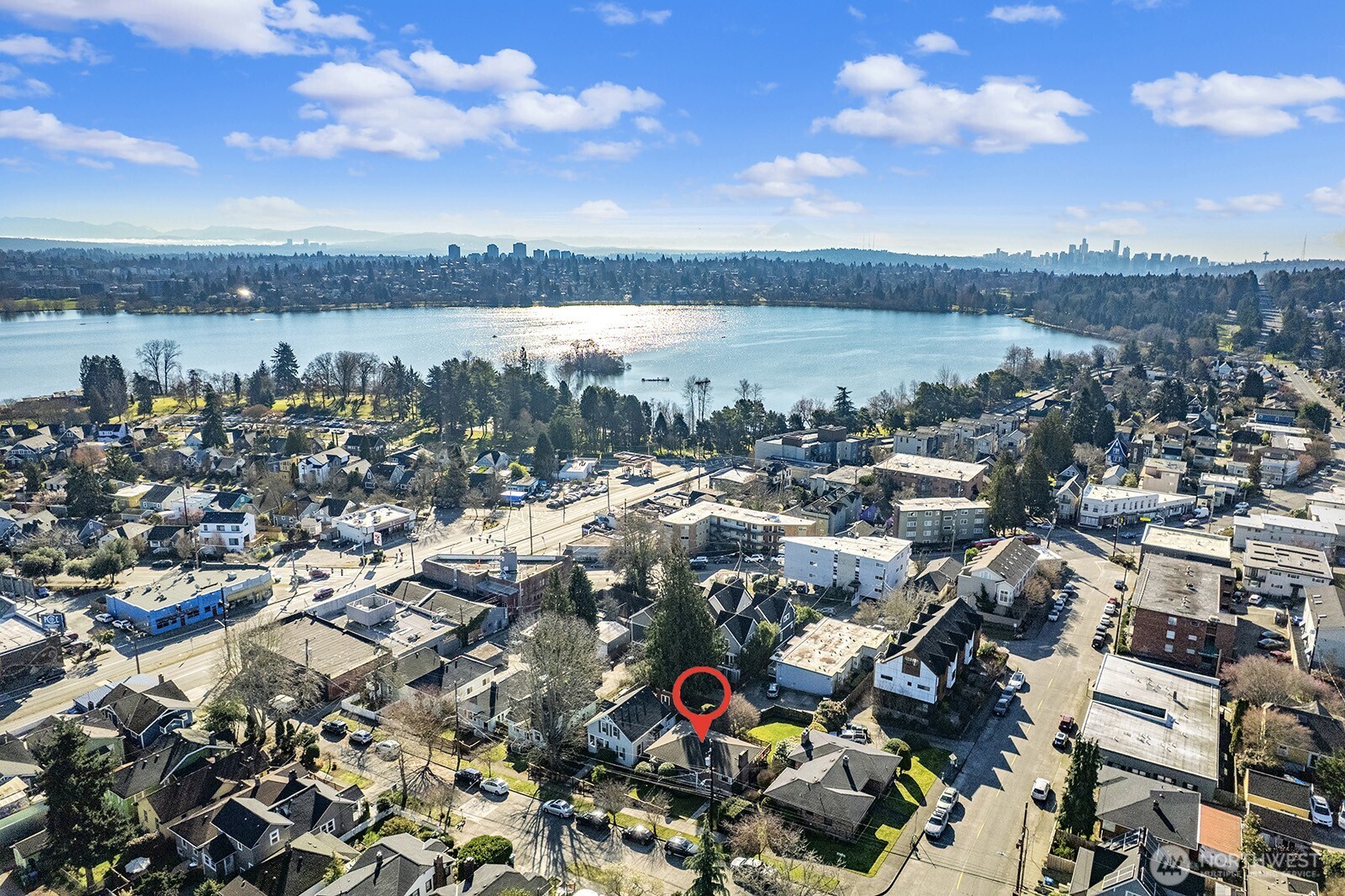 909 N 75th Street , Seattle, WA 98103