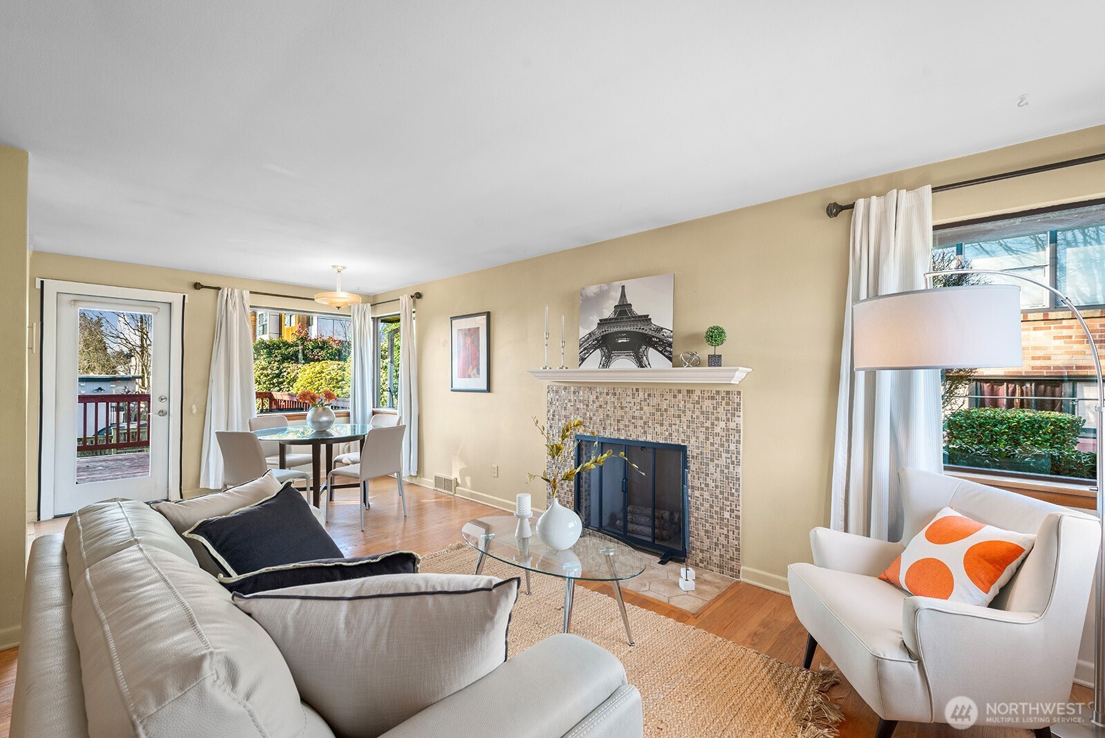 909 N 75th Street , Seattle, WA 98103