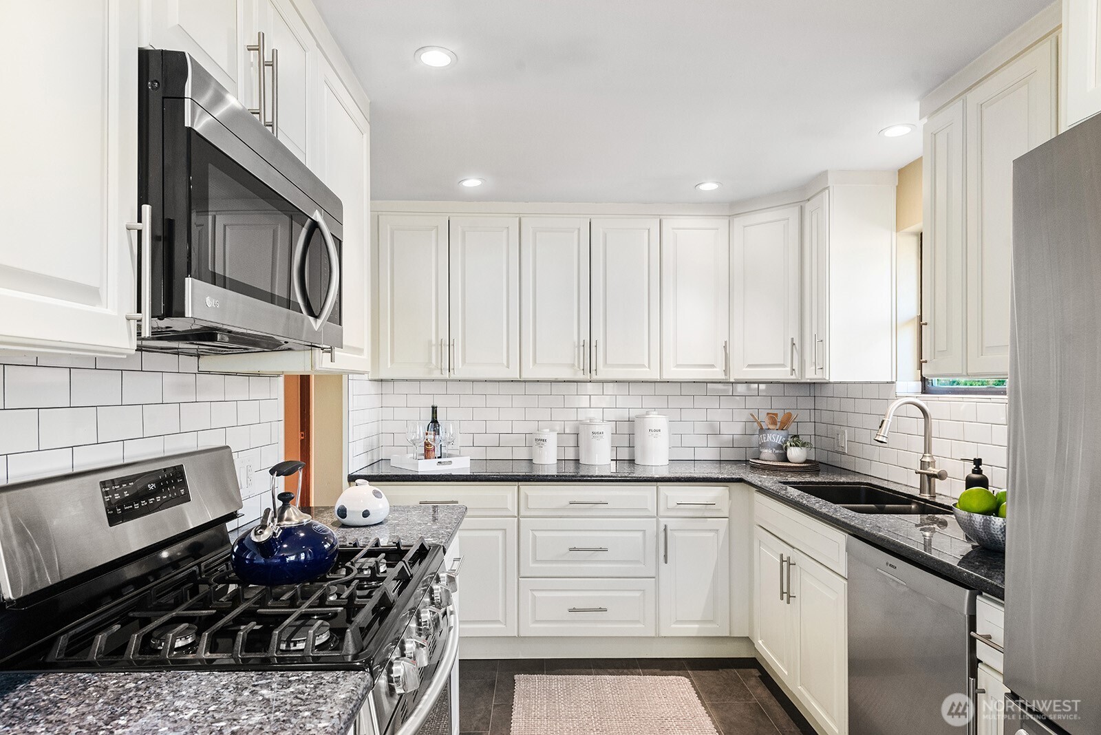 909 N 75th Street , Seattle, WA 98103