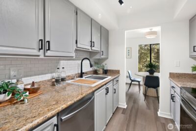 10508 NE 32nd Place #G302, Bellevue, WA 98004 - Photo 11