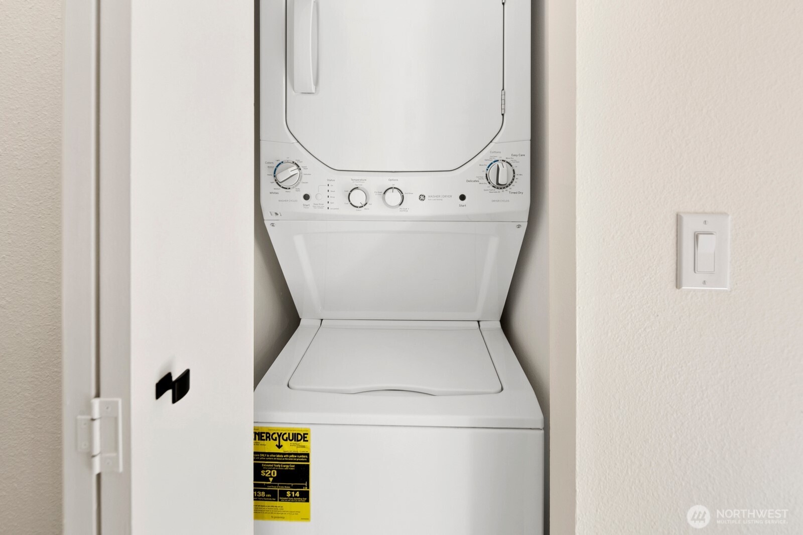 10508 NE 32nd Place #G302, Bellevue, WA 98004