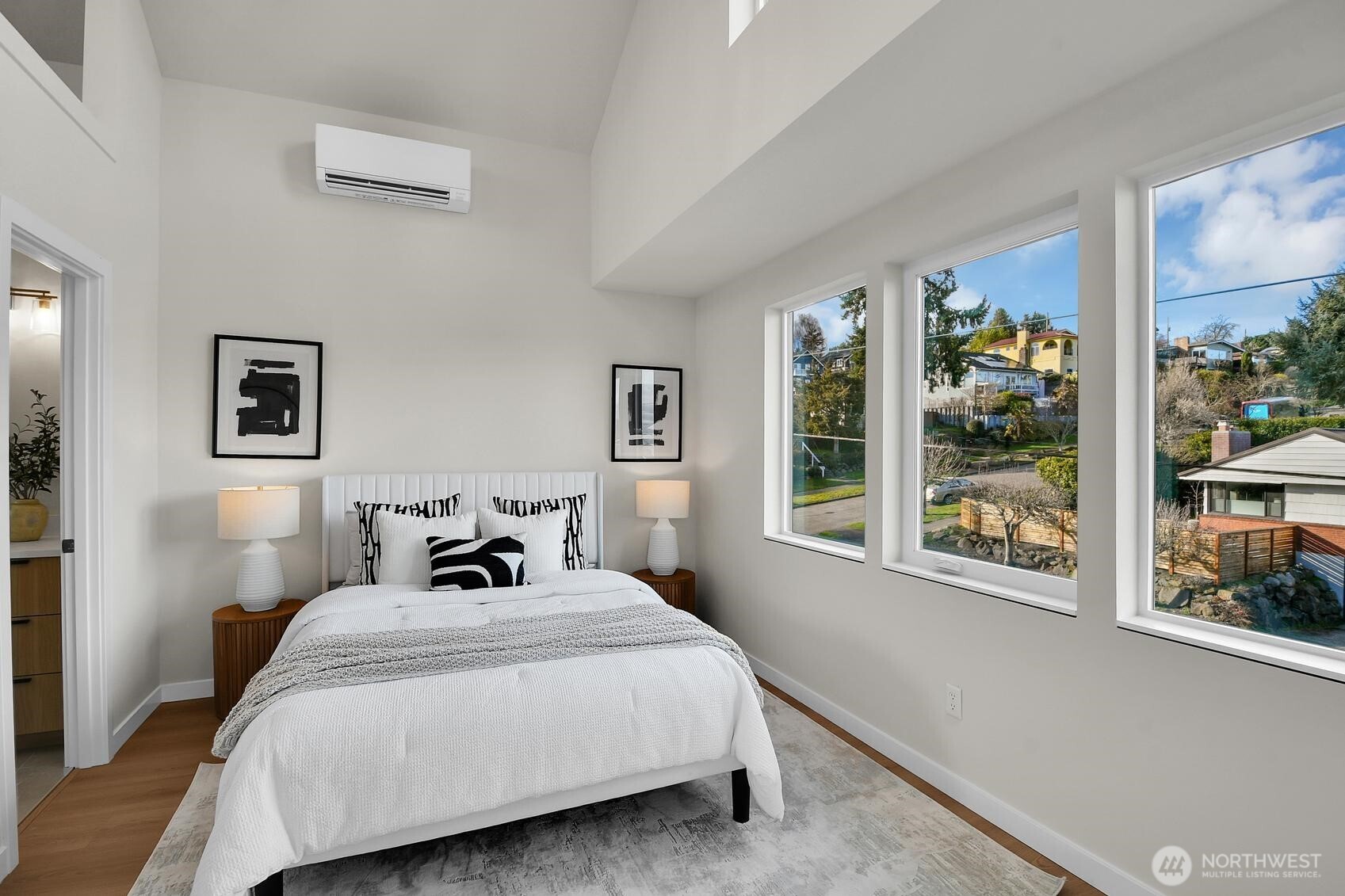 3619 SW Dakota , Seattle, WA 98126