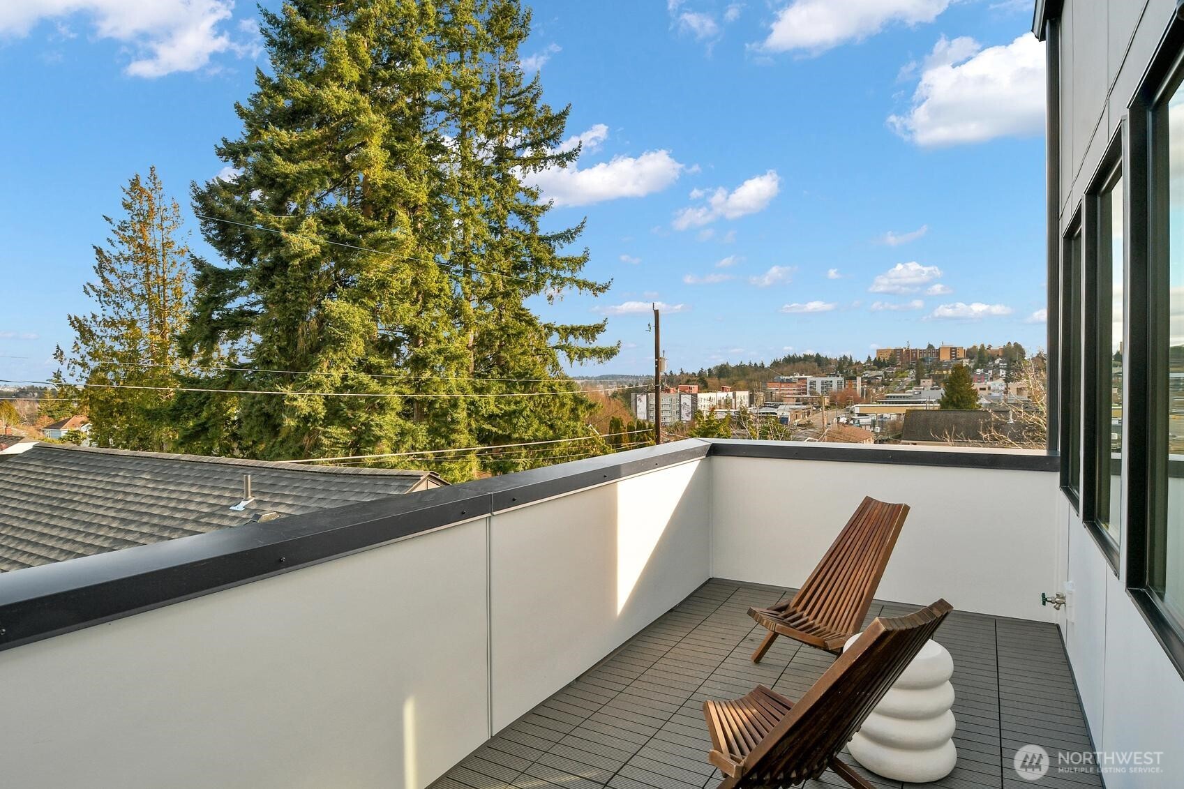 3619 SW Dakota , Seattle, WA 98126