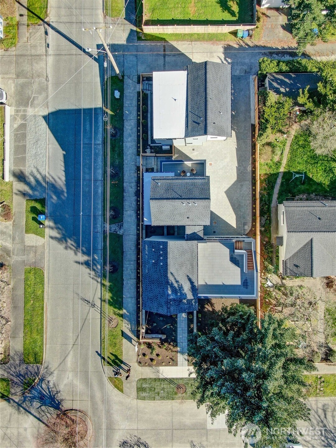 3619 SW Dakota , Seattle, WA 98126