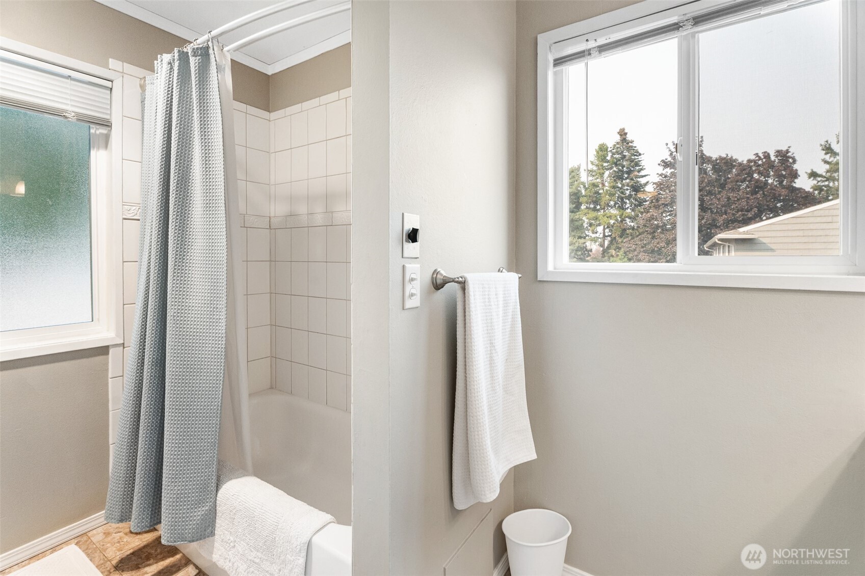 9 N Elliott Avenue , Wenatchee, WA 98801