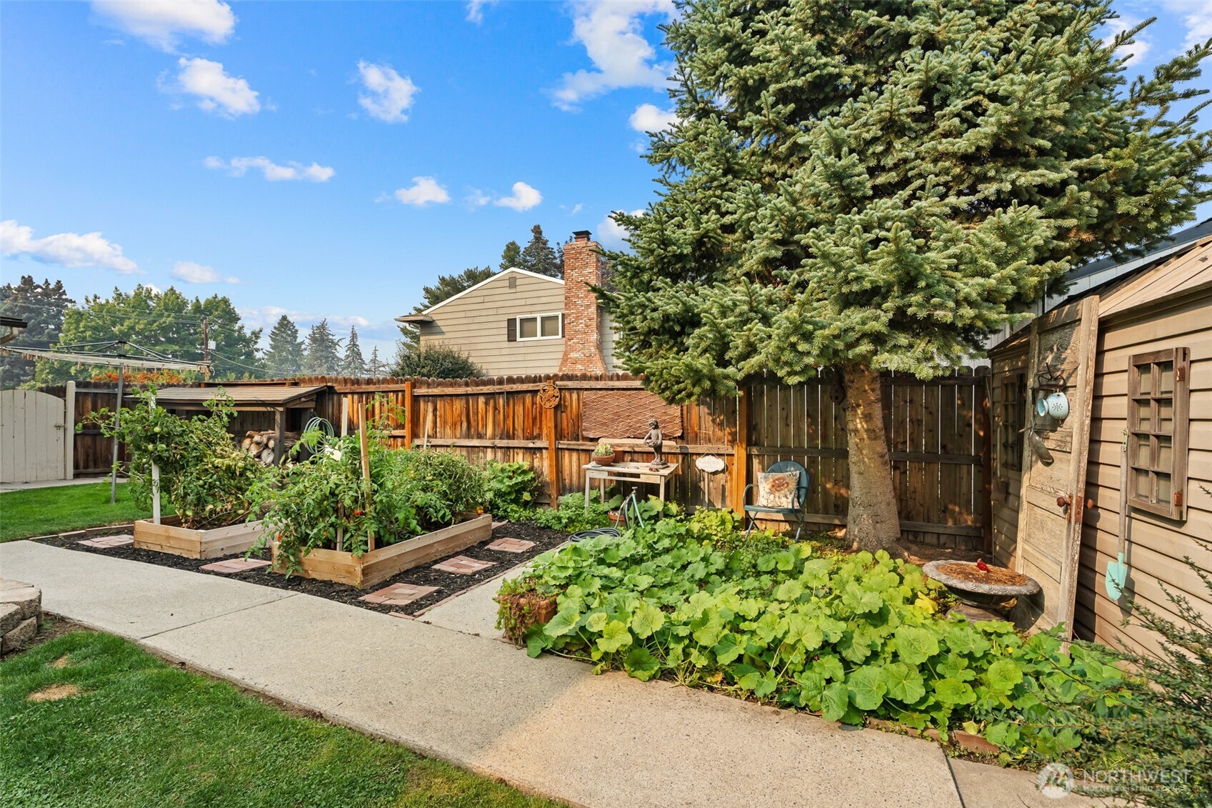 9 N Elliott Avenue , Wenatchee, WA 98801