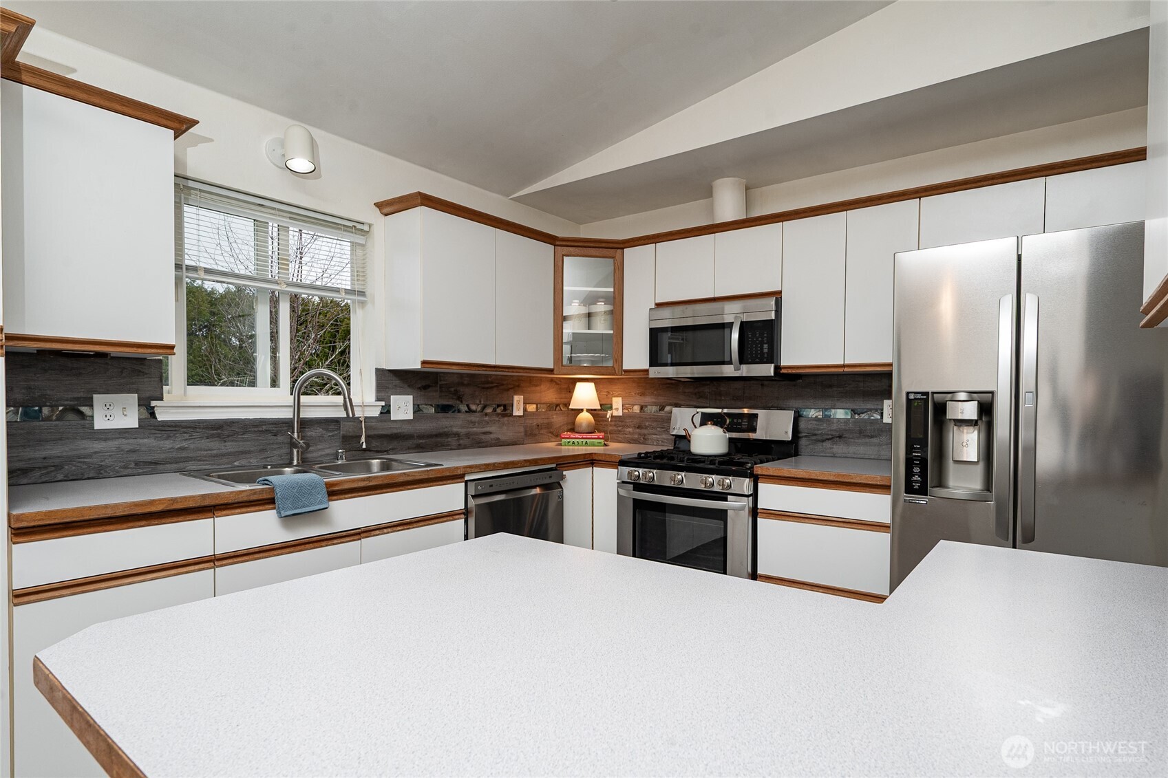 6185 Pacific Heights Drive , Ferndale, WA 98248