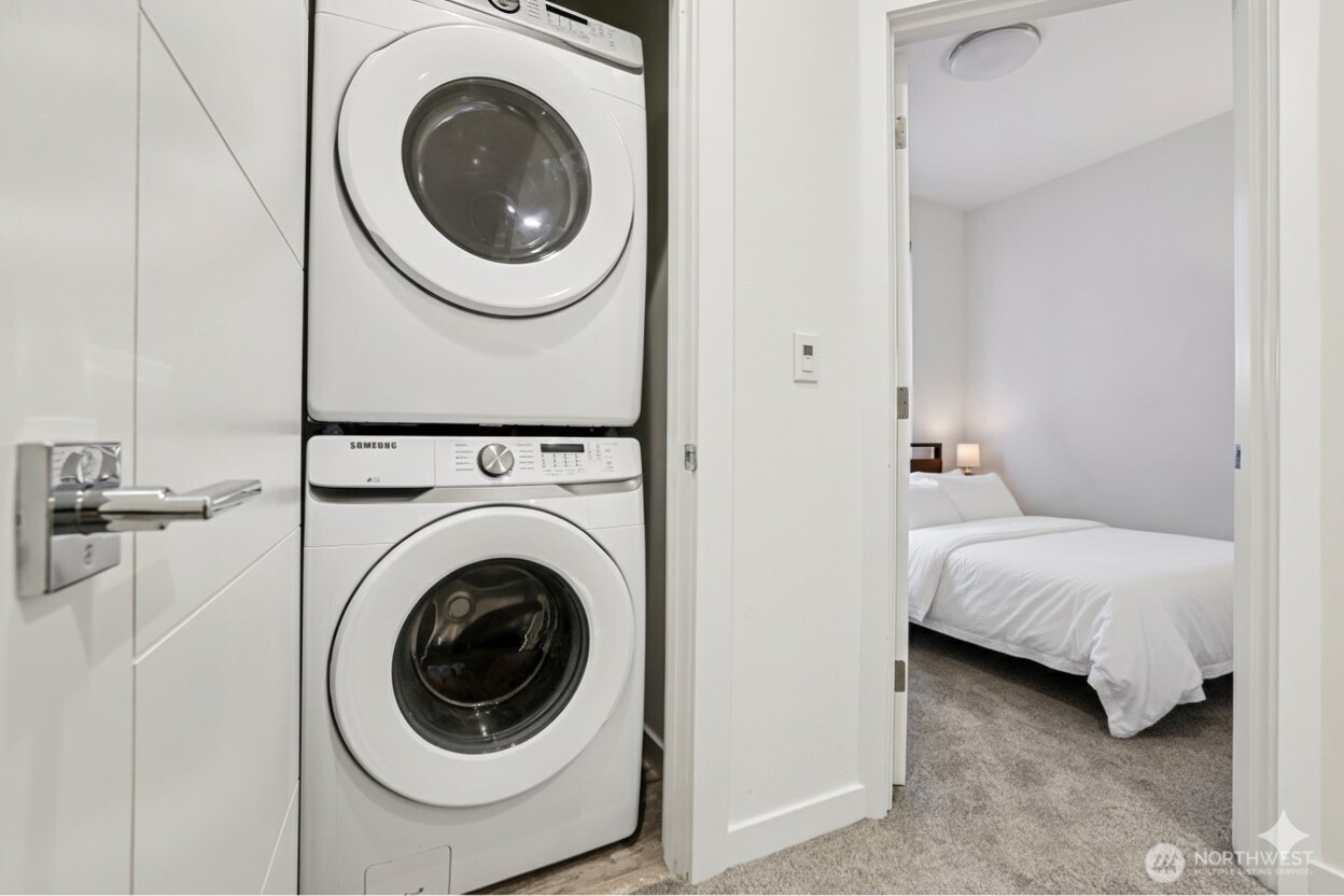 2403 SW Edmunds Street , Seattle, WA 98106