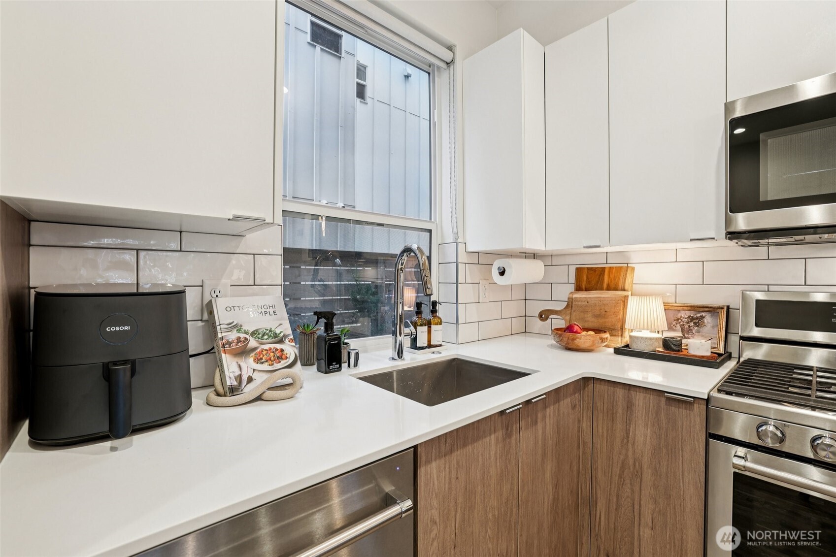 2403 SW Edmunds Street , Seattle, WA 98106