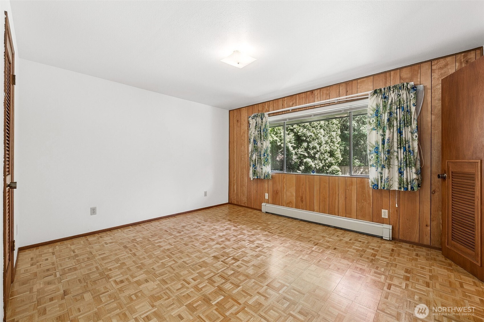 19101 1st Avenue S, Normandy Park, WA 98148-2005