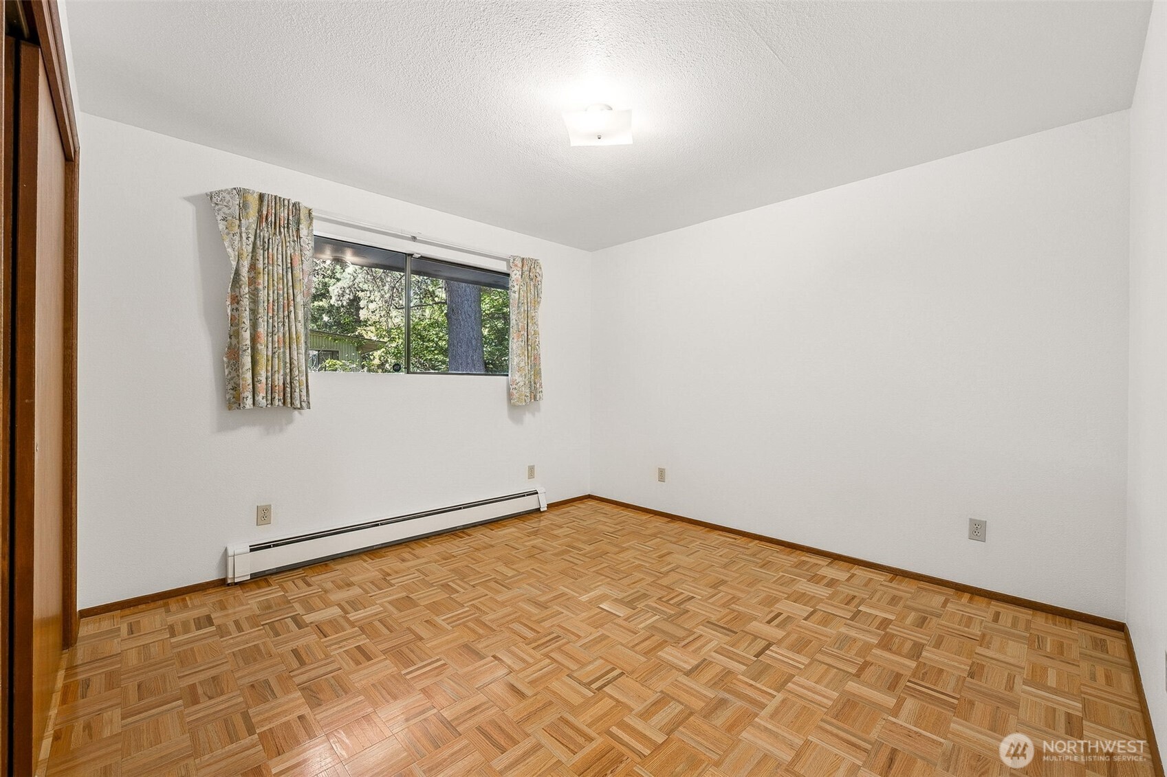 19101 1st Avenue S, Normandy Park, WA 98148-2005