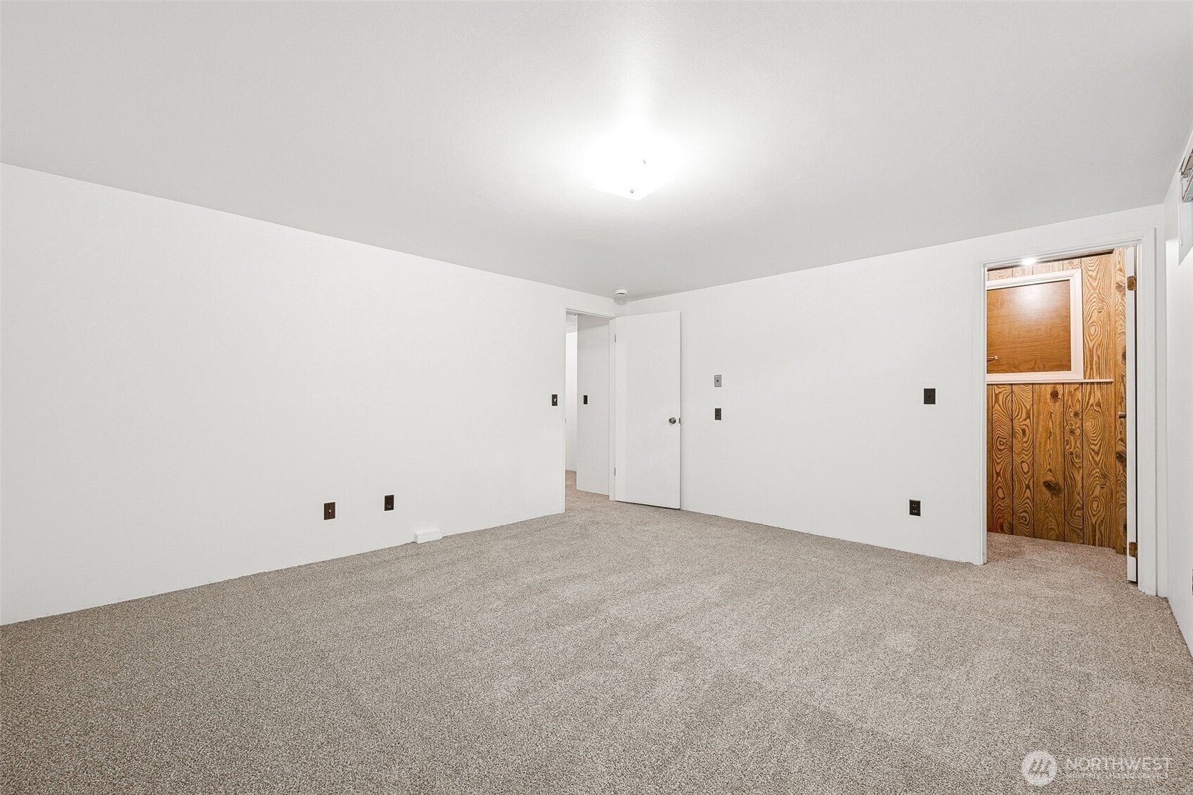 19101 1st Avenue S, Normandy Park, WA 98148-2005