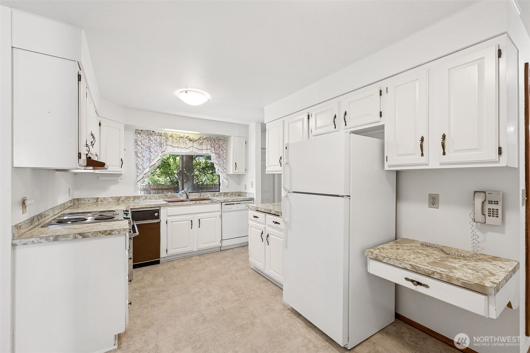 19101 1st Avenue S, Normandy Park, WA 98148-2005