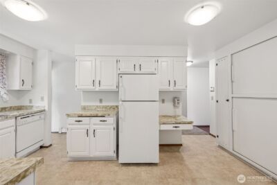 19101 1st Avenue S, Normandy Park, WA 98148-2005 - Photo 9