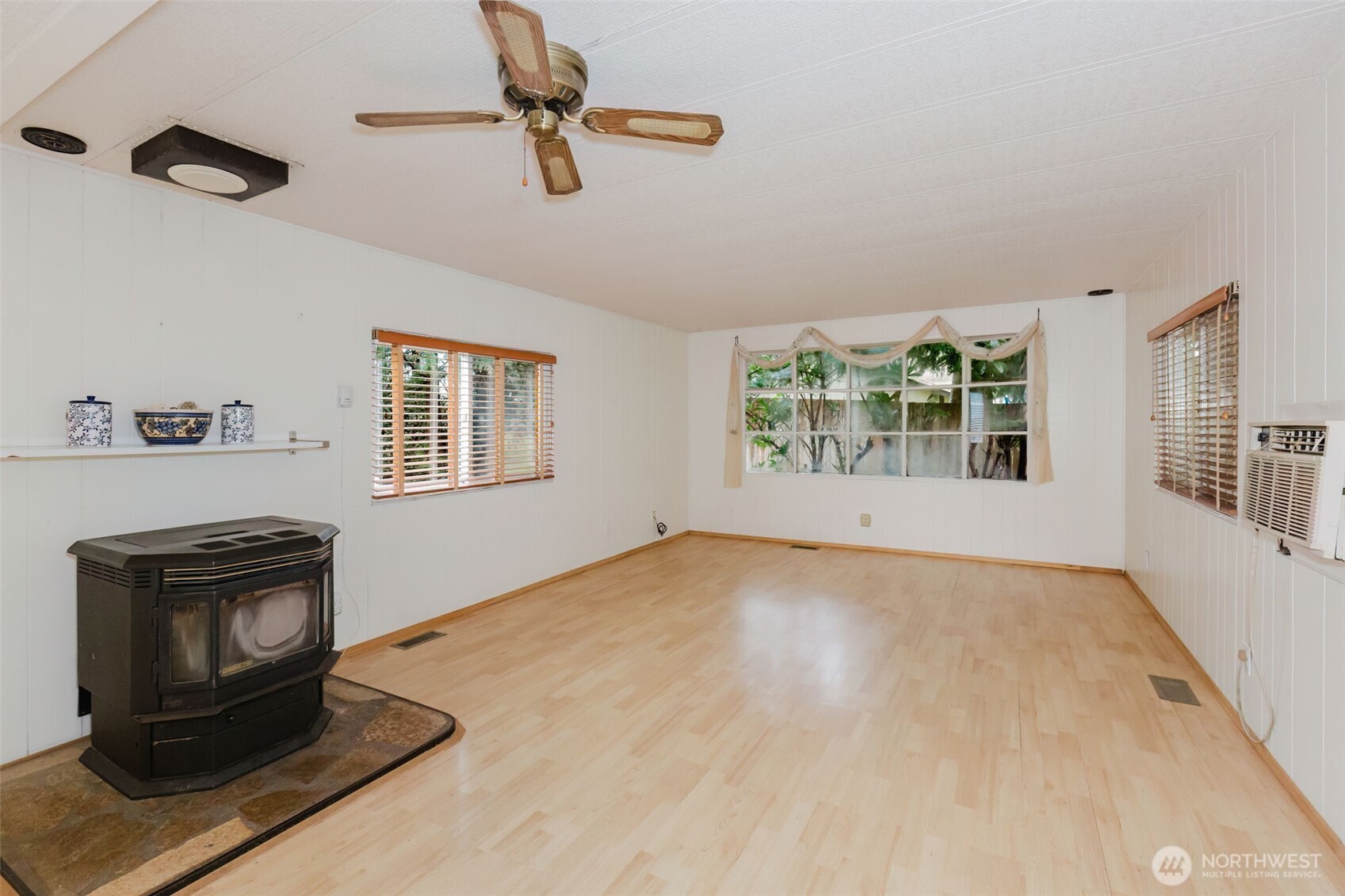 120 NE Larson Lake Lane , Belfair, WA 98528