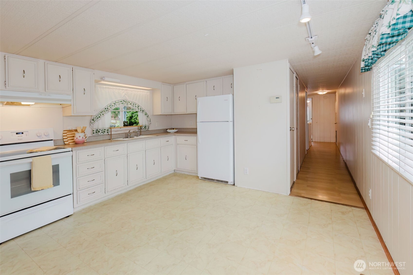 120 NE Larson Lake Lane , Belfair, WA 98528