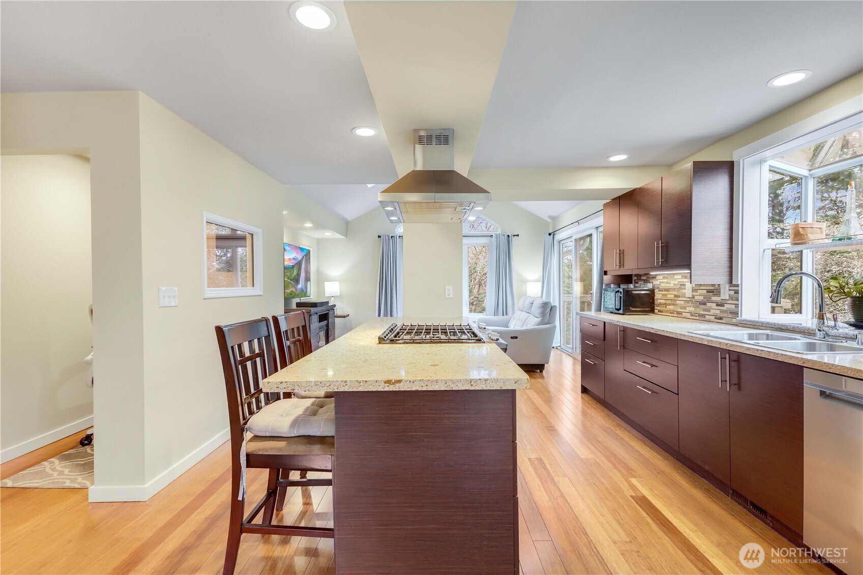 14142 97th Avenue NE, Kirkland, WA 98034