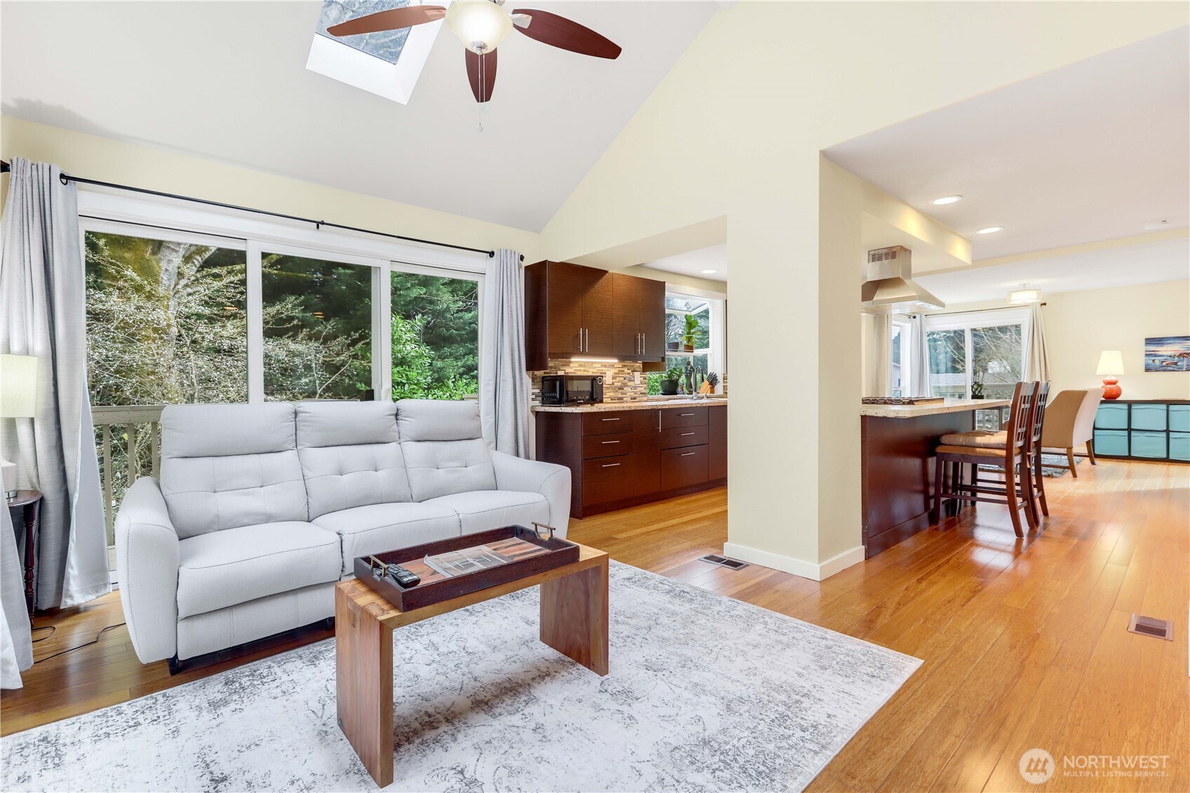 14142 97th Avenue NE, Kirkland, WA 98034